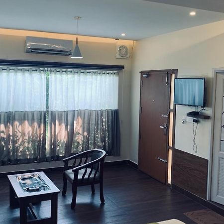 Athirappilly Polaris Resort Kizhake Chālakudi Buitenkant foto