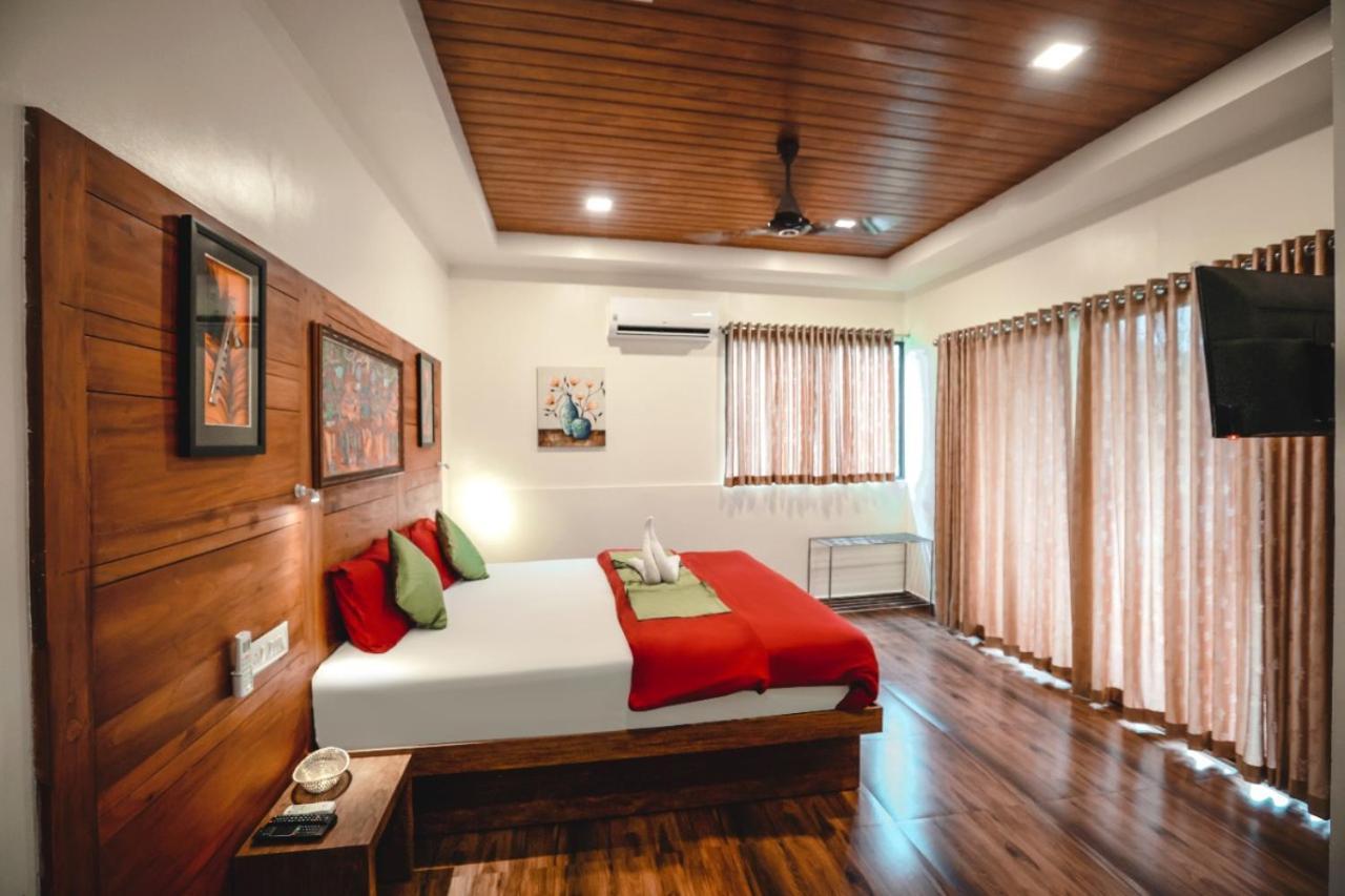 Athirappilly Polaris Resort Kizhake Chālakudi Buitenkant foto