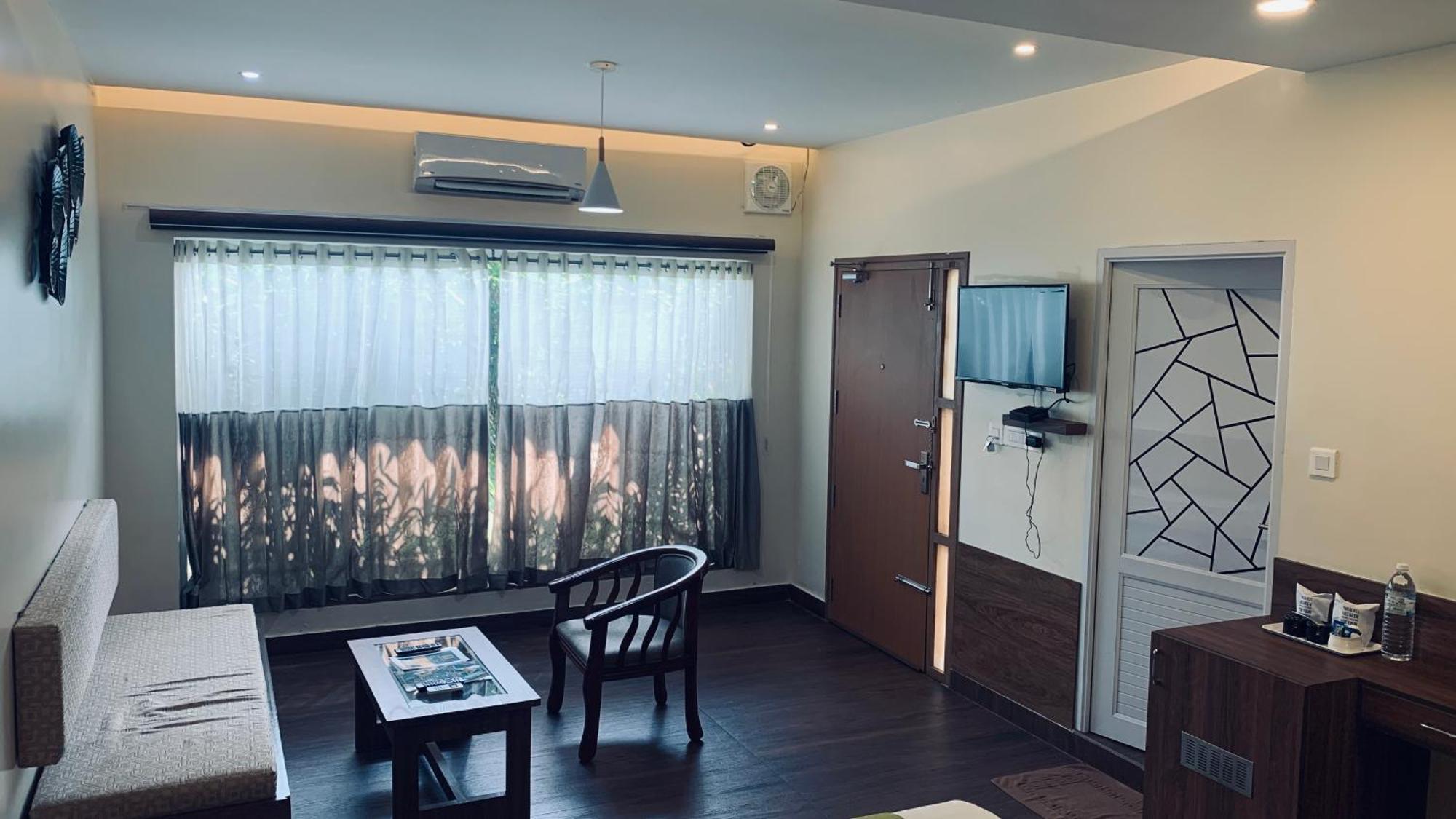 Athirappilly Polaris Resort Kizhake Chālakudi Buitenkant foto